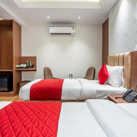 Hotel Avaas - Faiz Road Karol Bagh Дели Экстерьер фото
