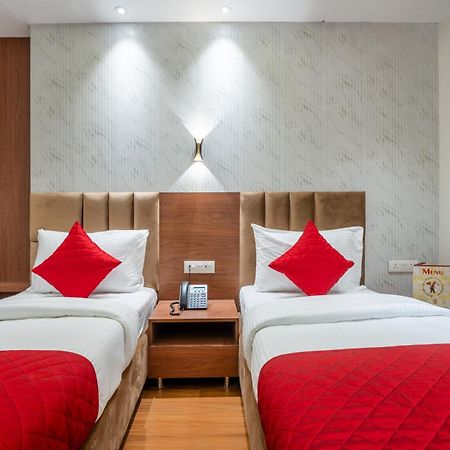 Hotel Avaas - Faiz Road Karol Bagh Дели Экстерьер фото