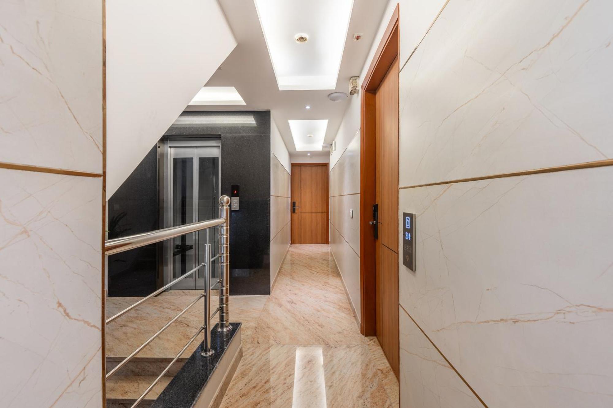 Hotel Avaas - Faiz Road Karol Bagh Дели Экстерьер фото