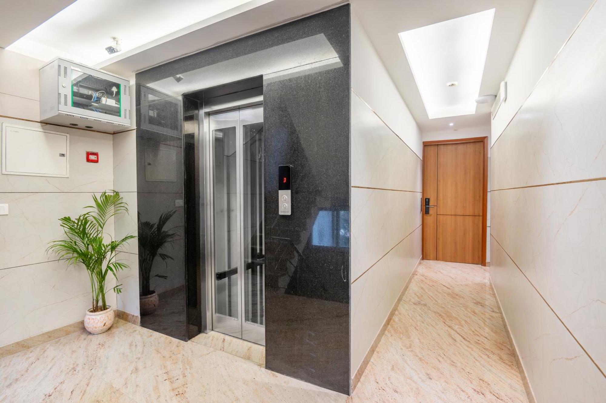 Hotel Avaas - Faiz Road Karol Bagh Дели Экстерьер фото